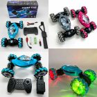 Távirányítós RC kaszkadőr autó – LED világítás, 360° forgás kék