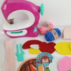 Gyerek varrógép játék lányoknak – DIY kreatív varrós játék, világítással